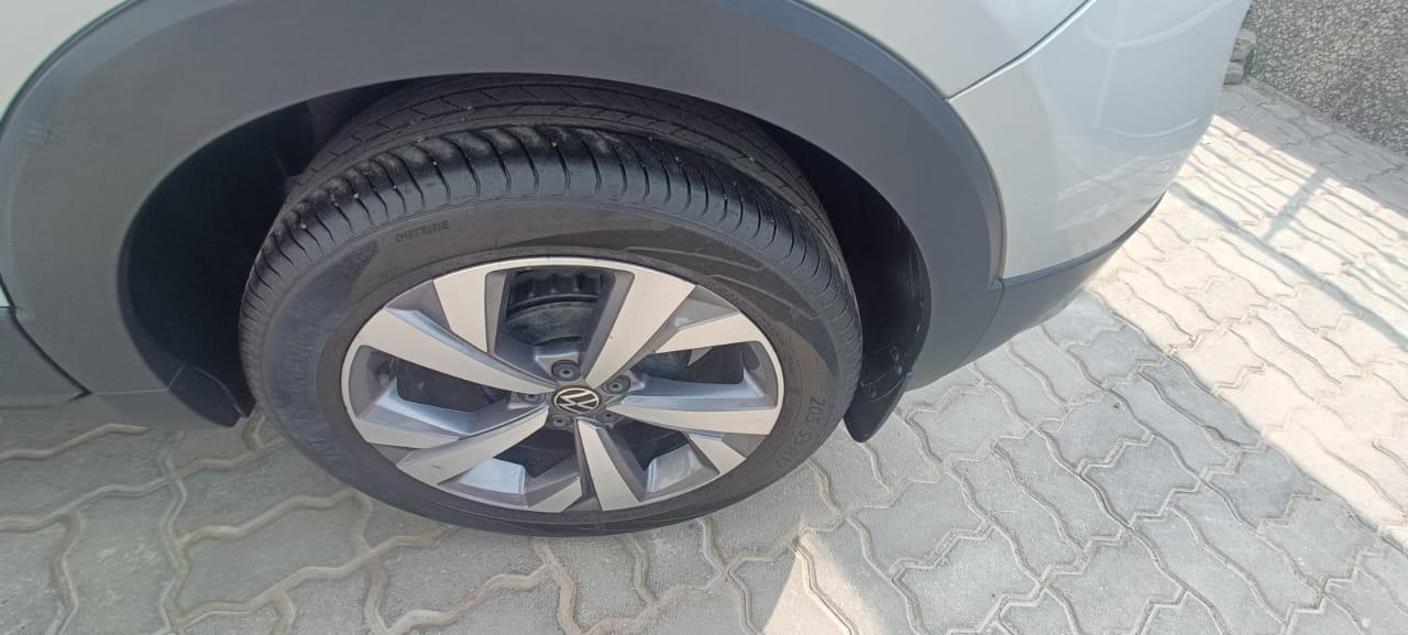 Volkswagen Taigun Topline 1.0 Tsi At